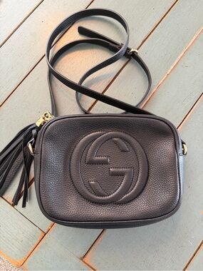 Gucci Black Pebbled Leather Soho Disco Crossbody with Tassel